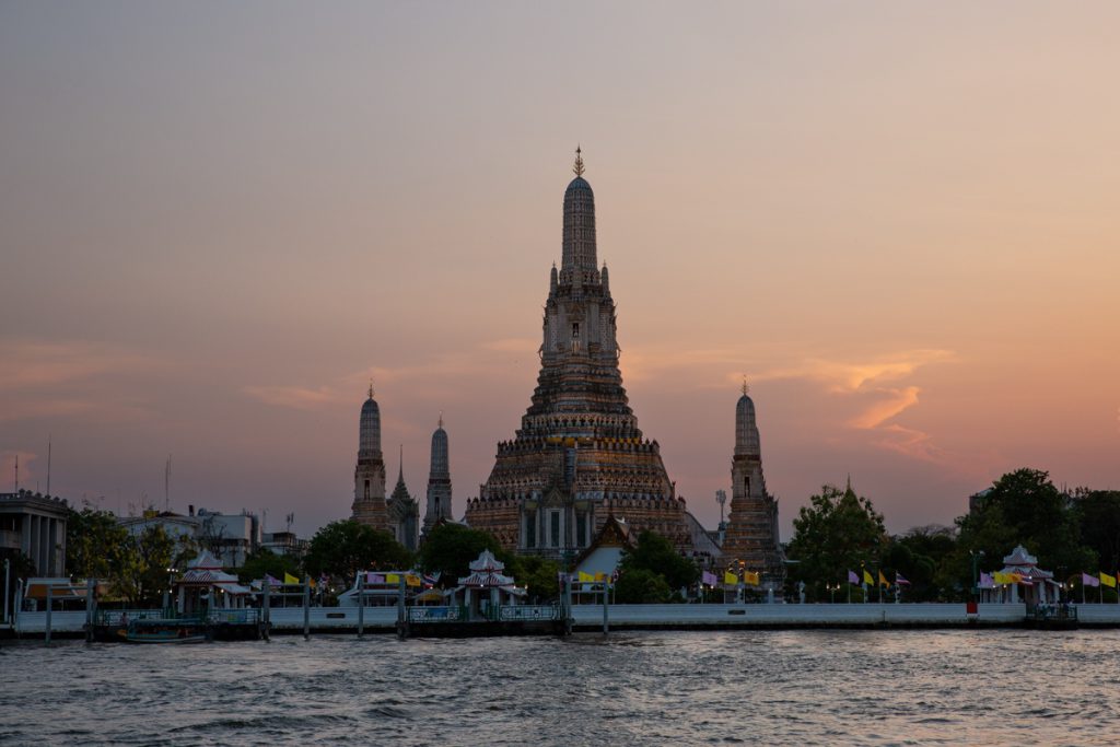 wat arun bangkok thailand met tieners rondreis