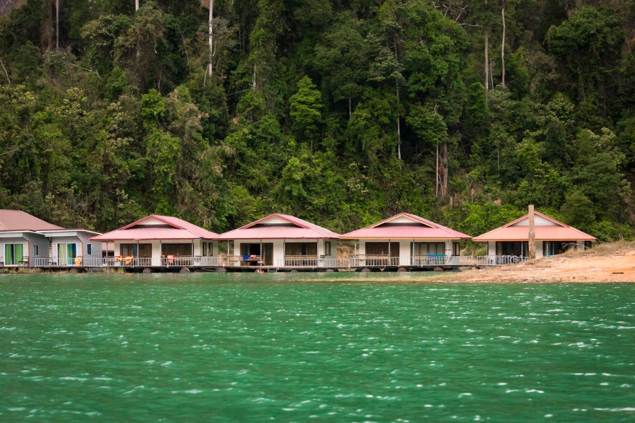 kao sok huisjes op het water thailand meivakantie tieners