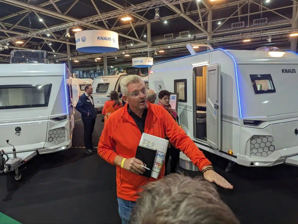 uitleg kampeer en caravanbeurs 2023 rondleiding